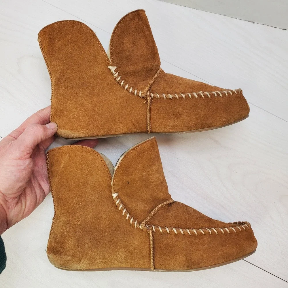Tan Suede Moccasin Boots Faux Shearling Lined Whipstitch Ankle Wmn 8 Hippie Boho